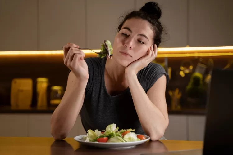 Tidak Nafsu Makan saat Putus Cinta? Inilah Alasan Biologisnya yang Sering Tak Disadari
