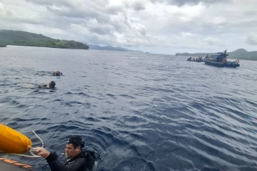 Kapal Wisata Tenggelam di Labuan Bajo, RI-Spanyol Cari 4 Korban Hilang