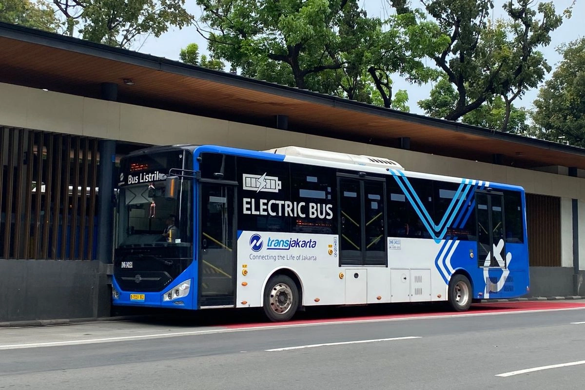 Malam Tahun Baru 2026, Jalan Ditutup dan Ada Penyesuaian Rute TransJakarta