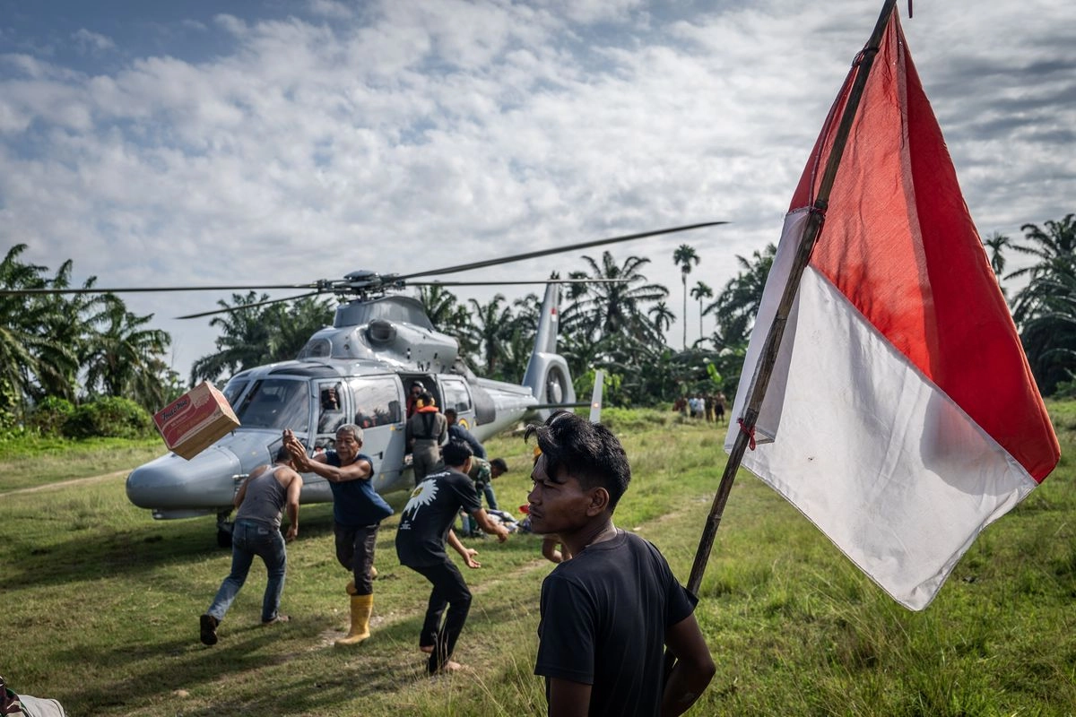 TNI Telah Distribusikan 2.699,53 Ton Logistik ke Wilayah Banjir Sumatera