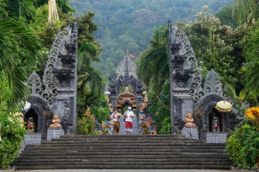 Wisatawan Domestik ke Bali Turun 700.000 Orang, Ini Kata Gubernur Koster