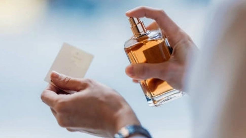 5 Cara Layering Parfum untuk Pemula, Ciptakan Wangi Unikmu Sendiri!