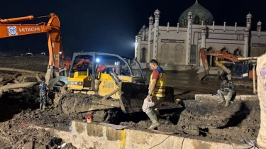 Bukti Kehadiran Negara, Kemen PU Turun Langsung Bersihkan Pesantren Darul Mukhlisin