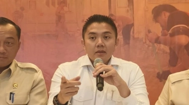 Seskab Teddy Respons Pihak yang Bandingkan Penanganan Bencana: Tiap Bencana Punya Tantangan Sendiri