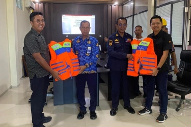 Antisipasi Lonjakan Penumpang, Pelindo Siapkan Ratusan Life Jacket di Pelabuhan
