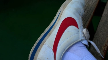 5 Lem Sepatu Kuat Mulai Rp 3 Ribuan: Terbaik untuk Sneakers dan Bahan Kulit