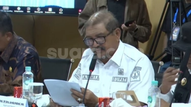 Butuh Alat Berat, Bupati Aceh Tamiang: Petani Kami Nekat Tetap Menanam Meski Sawah Tertimbun Lumpur