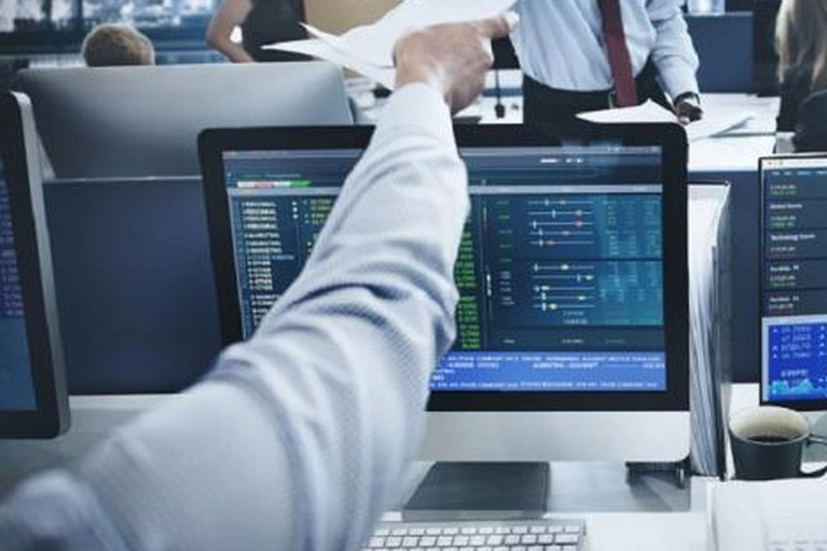 IPO Besar Warnai 2025, EMAS Terbesar, COIN Catat Return Tertinggi