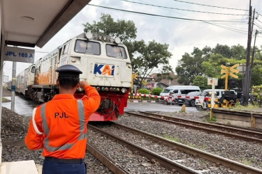 KAI Properti Perkuat Pengamanan Perlintasan KA Selama Nataru