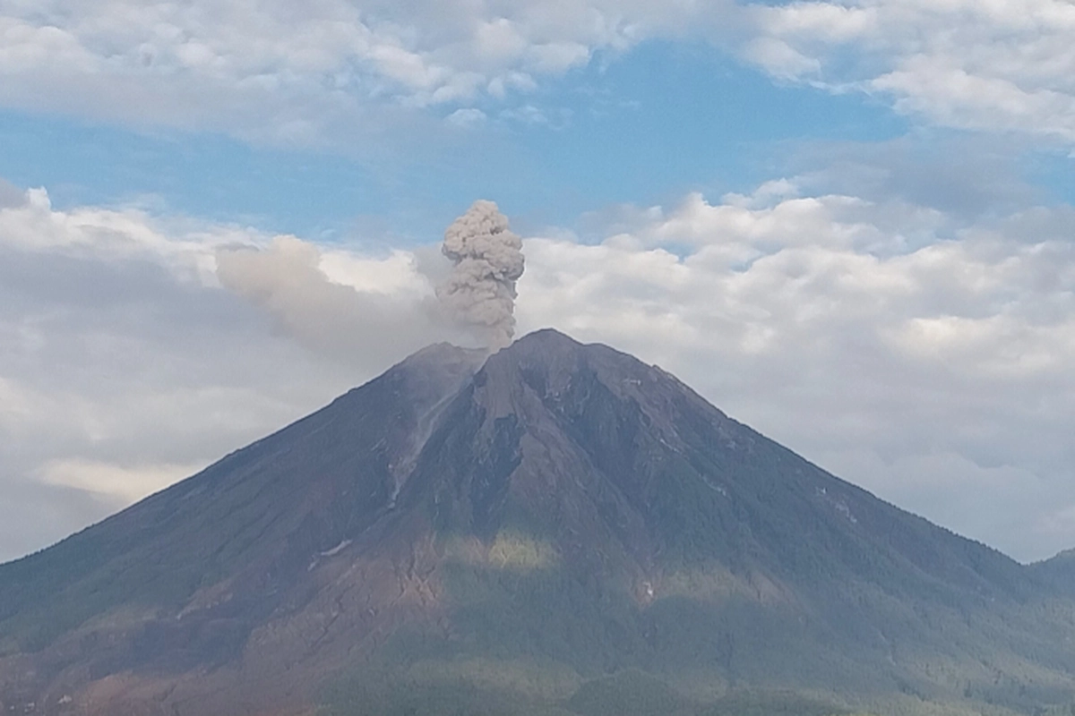 Travel Warning Inggris Diperbarui, 6 Gunung Berapi Indonesia Masuk Daftar Merah