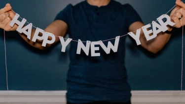 30 Ucapan Selamat Tahun Baru 2026 yang Romantis, Menyentuh Hati dan Penuh Makna untuk Pacar