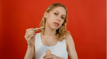 Cara Memilih  Foundation Sesuai Jenis Kulit agar Hasilnya Flawless