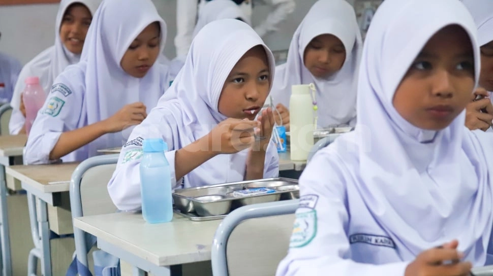Refleksi Satu Tahun MBG: Dari Intervensi Gizi Menuju Transformasi Ekonomi Nasional