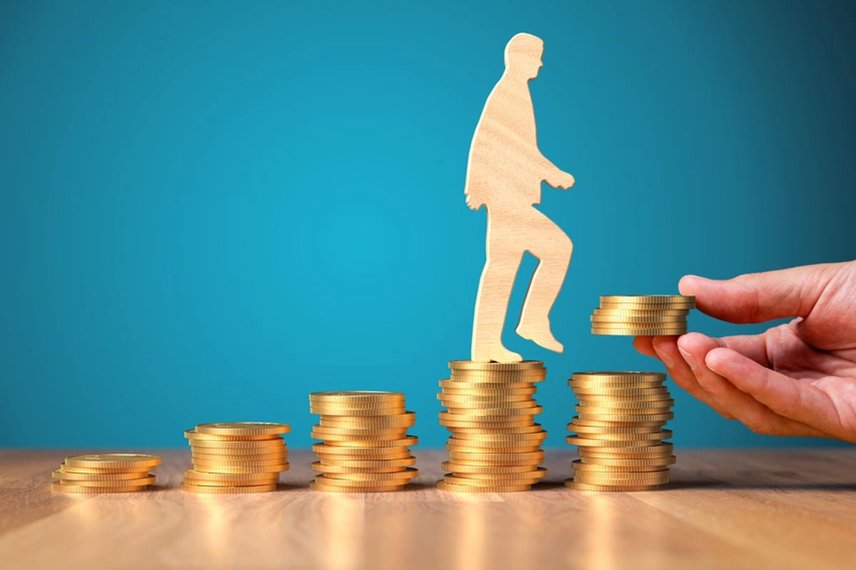 Gaji Naik Lebih Tinggi dari Inflasi, Kenapa Masyarakat Masih Tertekan?