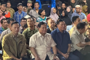 Prabowo ke Pengungsi Banjir Tapsel: Selamat Tahun Baru, Semoga Yang Maha Kuasa Beri yang Terbaik