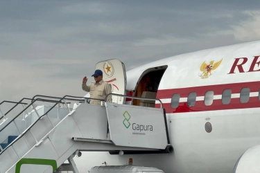 Prabowo Terbang Kembali ke Jakarta Usai Tinjau Aceh Tamiang dan Tapanuli Selatan