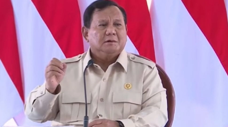 Prabowo: Pejabat Turun Dinyinyiri, Tak Turun Disalahkan, Kami Siap Dihujat