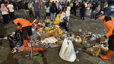 Timbunan Sampah Malam Tahun Baru Jogja Capai 30 Ton, Didominasi Alas Plastik dan Gelas Minuman