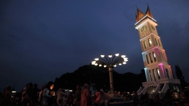 Tunjukkan Empati, Warga Bukittinggi Rayakan Tahun Baru di Jam Gadang Tanpa Pesta Kembang Api