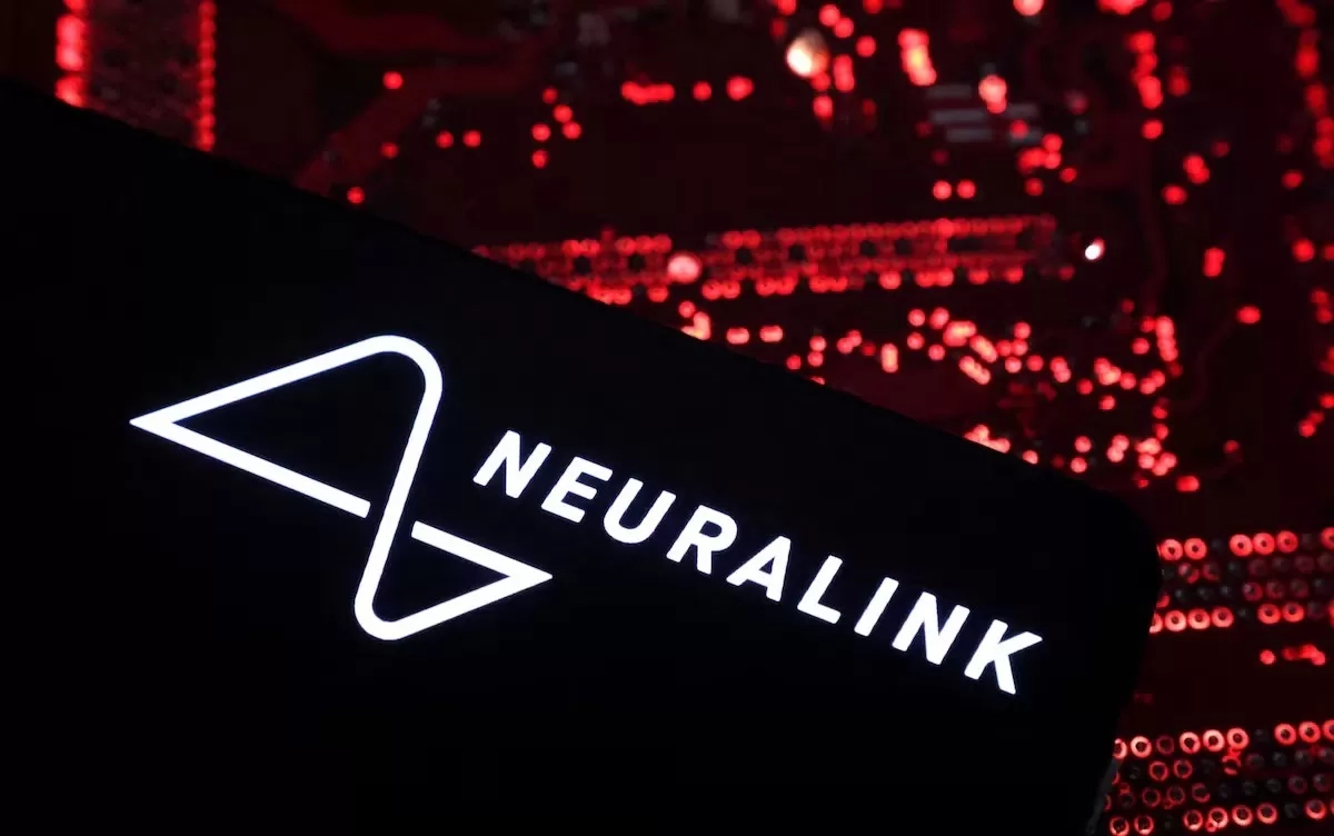 Elon Musk Percepat Integrasi Otak Manusia dan Mesin, Neuralink Siap Produksi Massal Implan Otak pada 2026