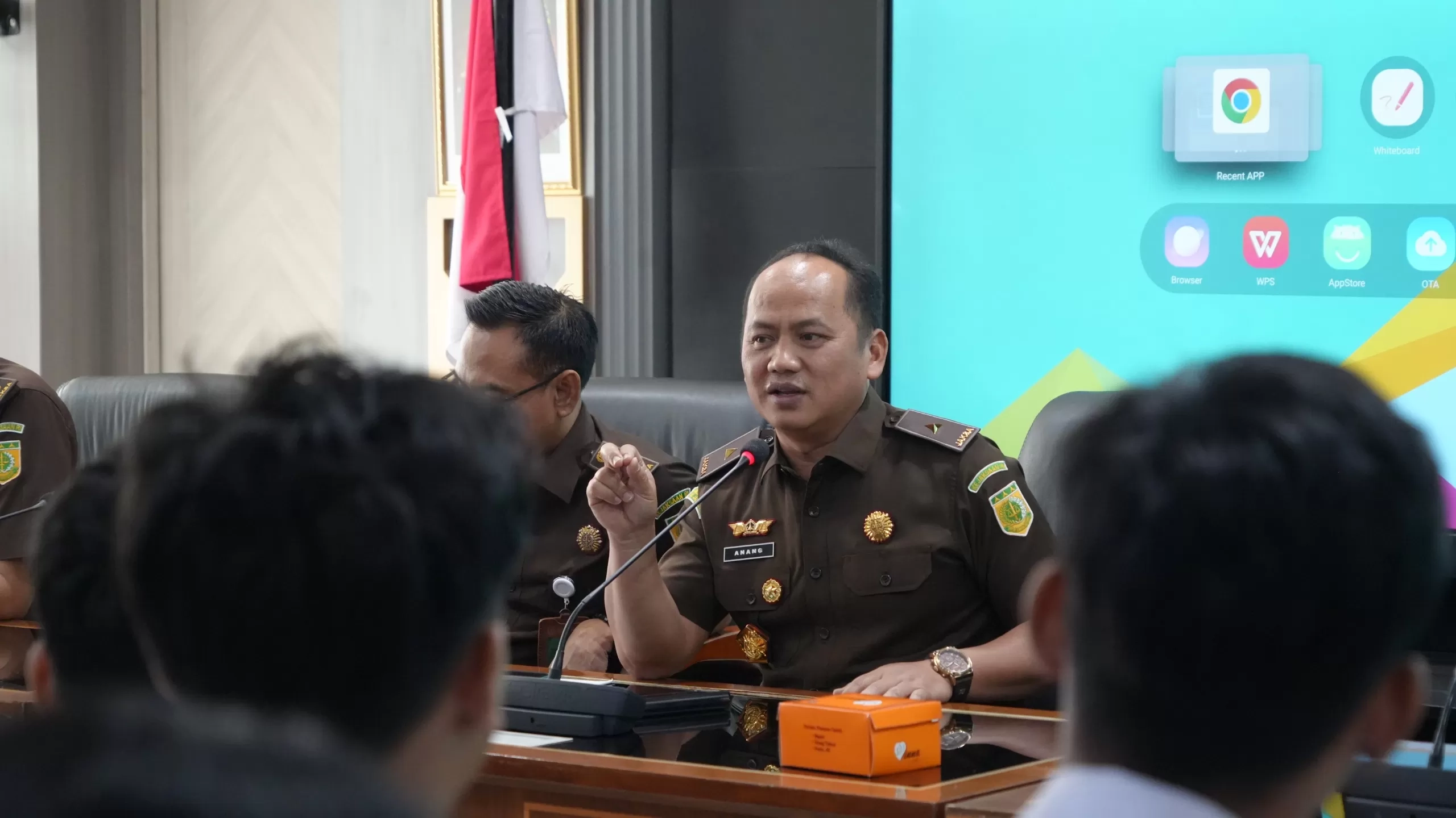 KUHP dan KUHAP yang Baru Mulai Berlaku 2 Januari 2026