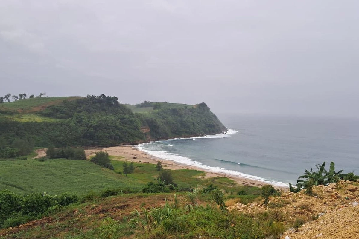 Dulu Sepi Kini Diburu, Pesona Pantai Gayasan Blitar yang Viral di Medsos