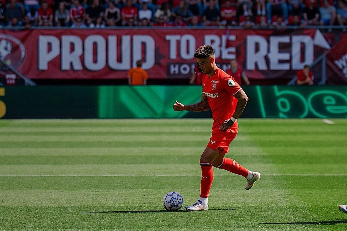 Mees Hilgers Kini Bernaung di Agen yang Sama dengan Pemain Liverpool