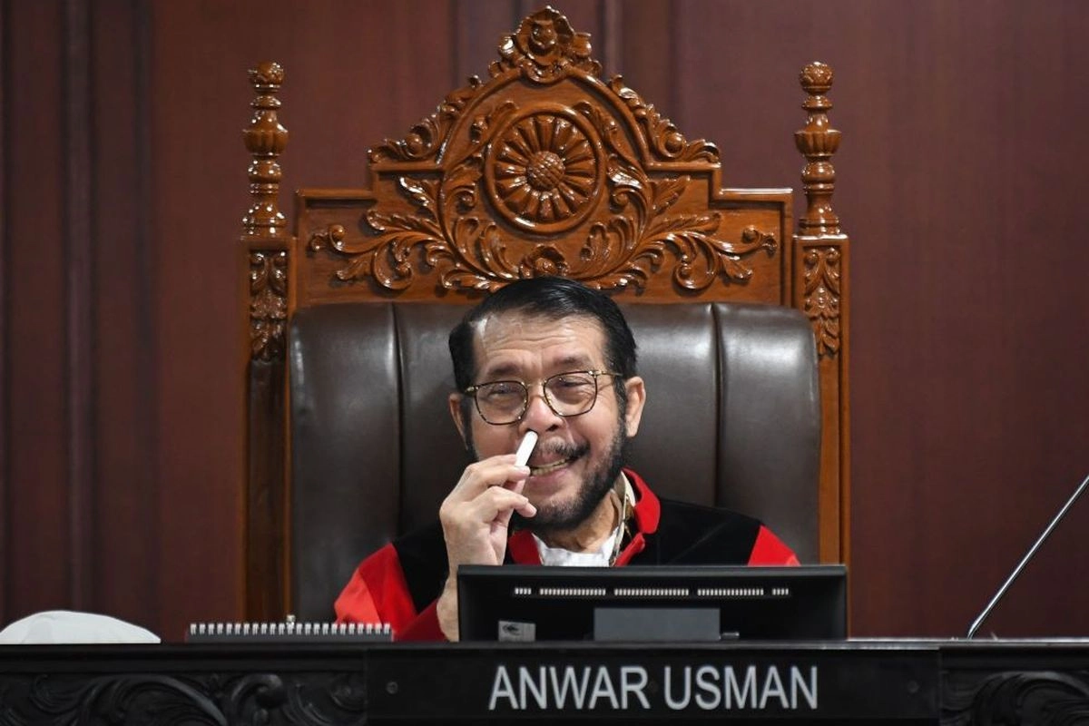 MKMK Beri Surat Peringatan untuk Anwar Usman karena Banyak Absen Sidang