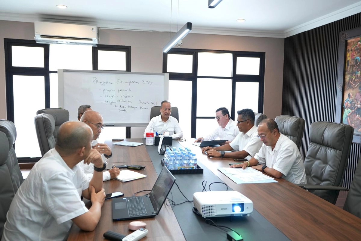 Pimpin Rapat Perdana 2026, Menperin Bahas Program ''Restarting'' Industri Kecil Terdampak Bencana