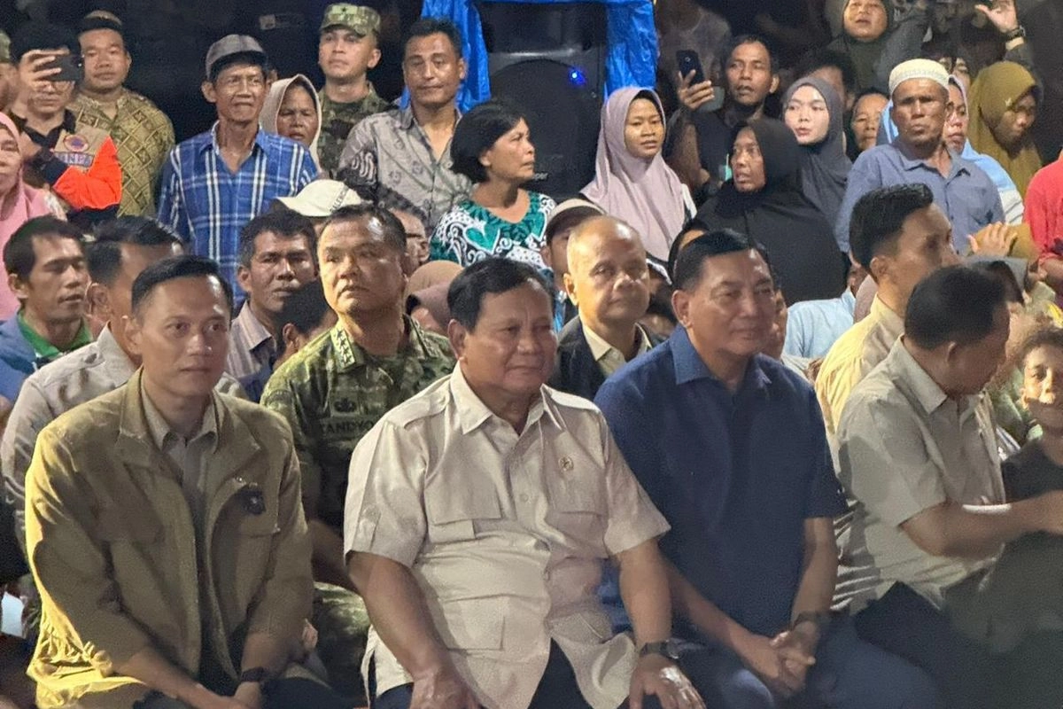 Prabowo Bela Menteri yang Turun ke Lokasi Banjir Sumatera: Dia Tidak Wisata