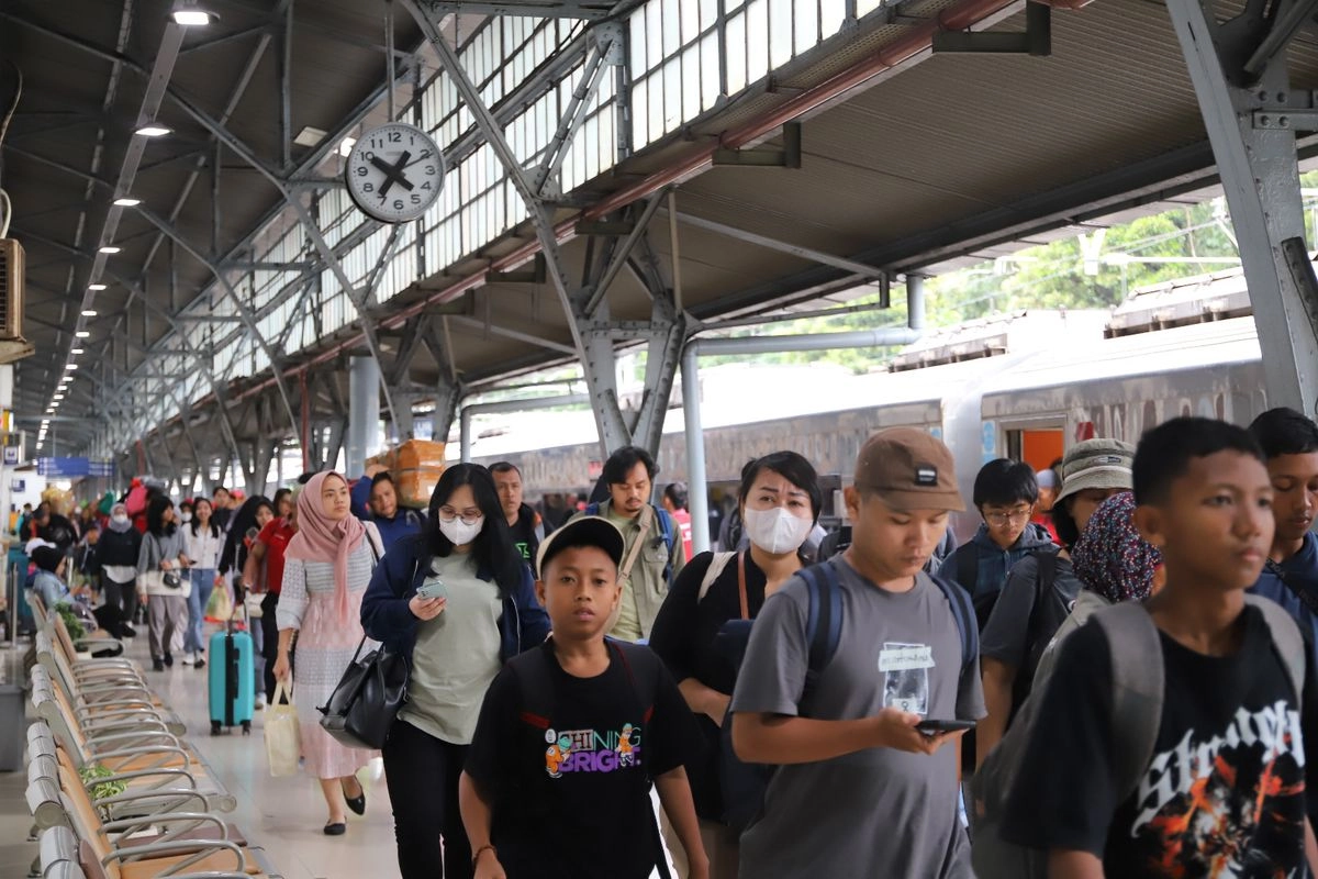 Arus Balik Libur Nataru, 15.324 Penumpang Turun di Stasiun Pasar Senen