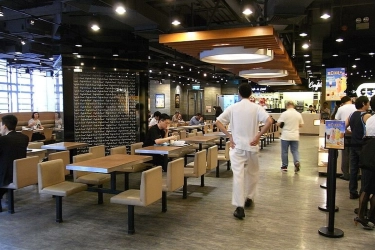 BPKN: Tak Ada Hukum Wajibkan Konsumen Bayar “Service Charge”