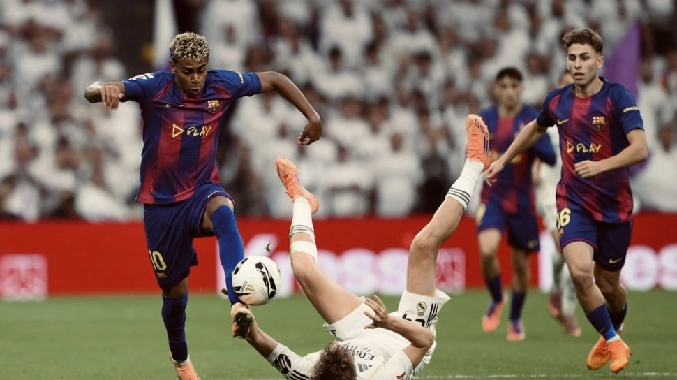 Hansi Flick Pastikan Lamine Yamal dan Dani Olmo Siap Tampil di Derby Barcelona