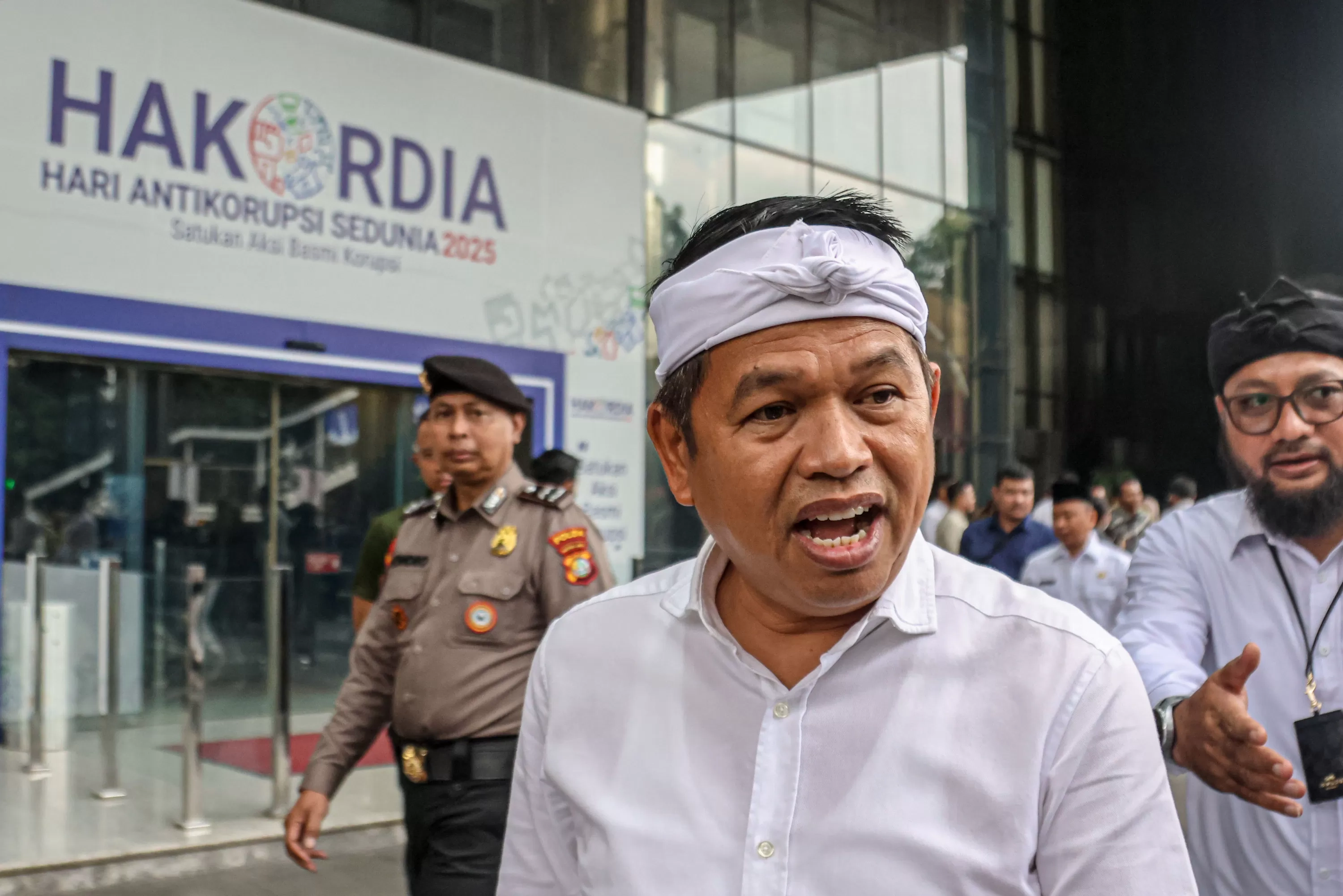 Disebut ‘Artis YouTube’, Dedi Mulyadi Tantang Pandji Pragiwaksono Keliling Jawa Barat Demi Lihat Kinerjanya Langsung