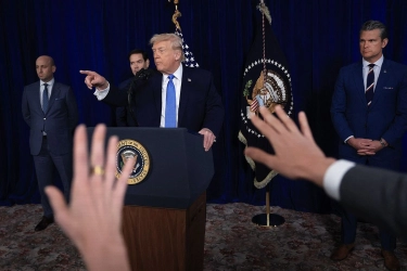 Dari Iran sampai Venezuela, Kenapa Trump Suka Cawe-cawe Negara Lain?