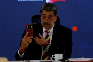 Nicolas Maduro Semprot Joan Laporta Saat Lionel Messi Pamit dari Barcelona
