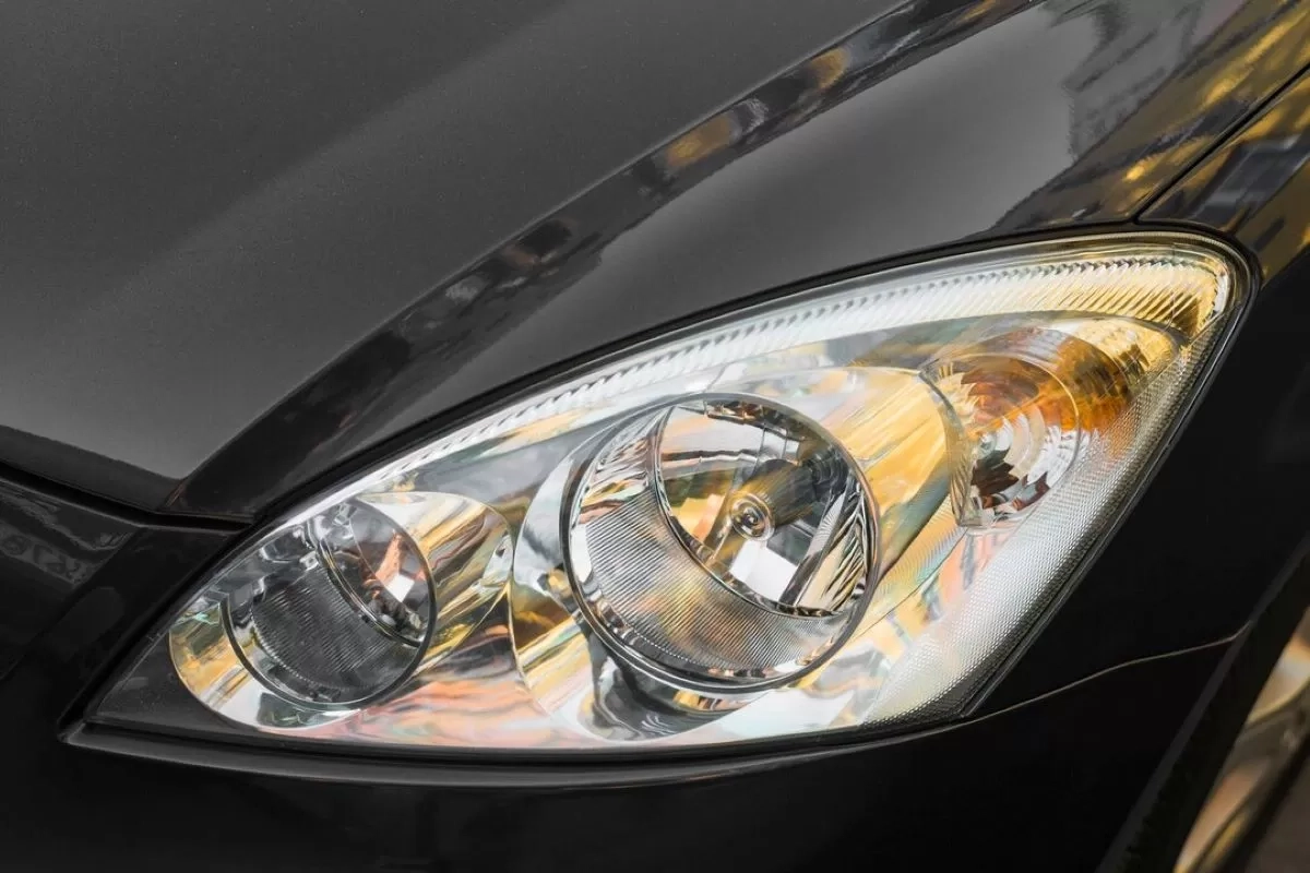 Sering Tak Disadari, Ini 6 Penyebab Lampu Mobil Mudah Tergores