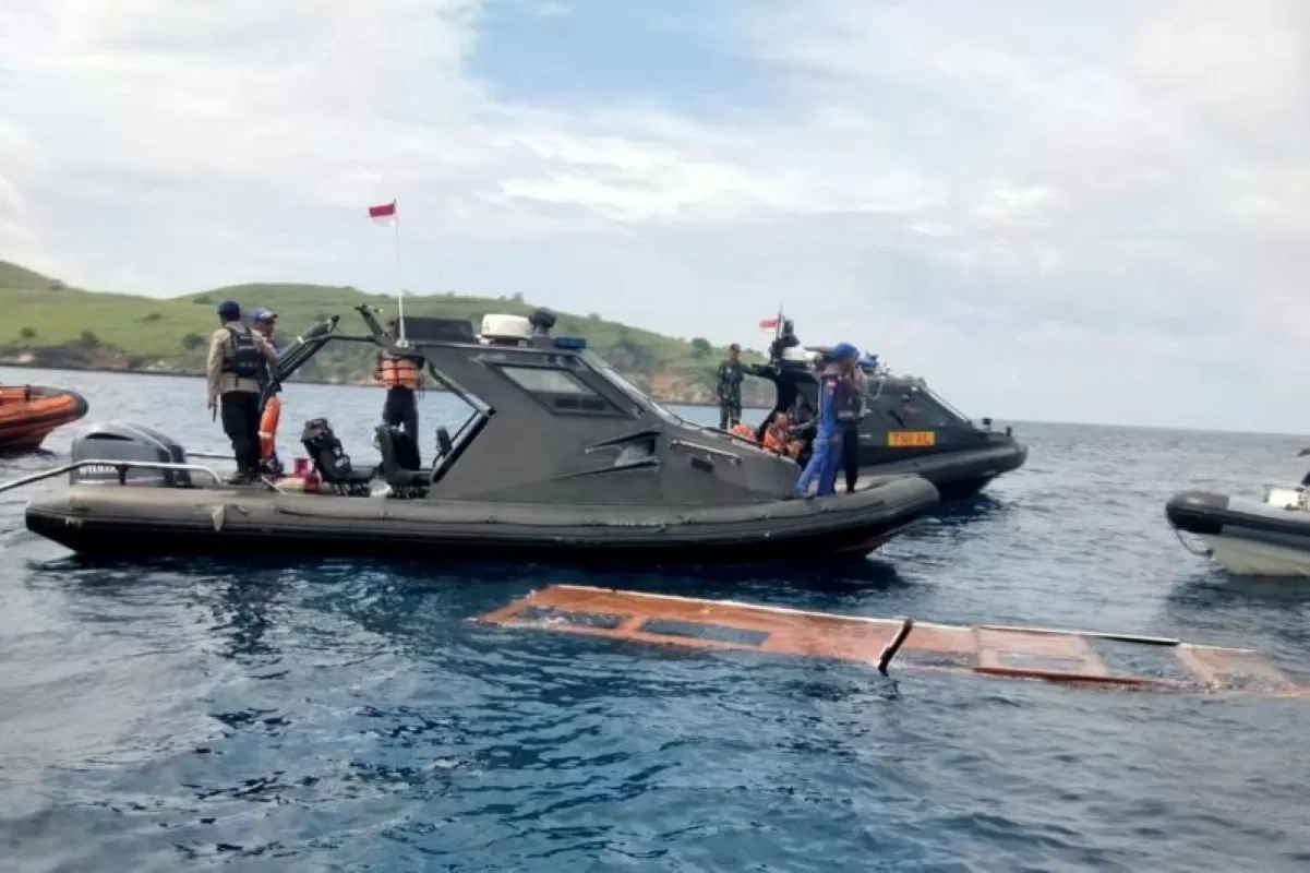 Tim SAR Gabungan Kembali Temukan 1 Korban Tenggelam KM Putri Sakinah di Labuan Bajo
