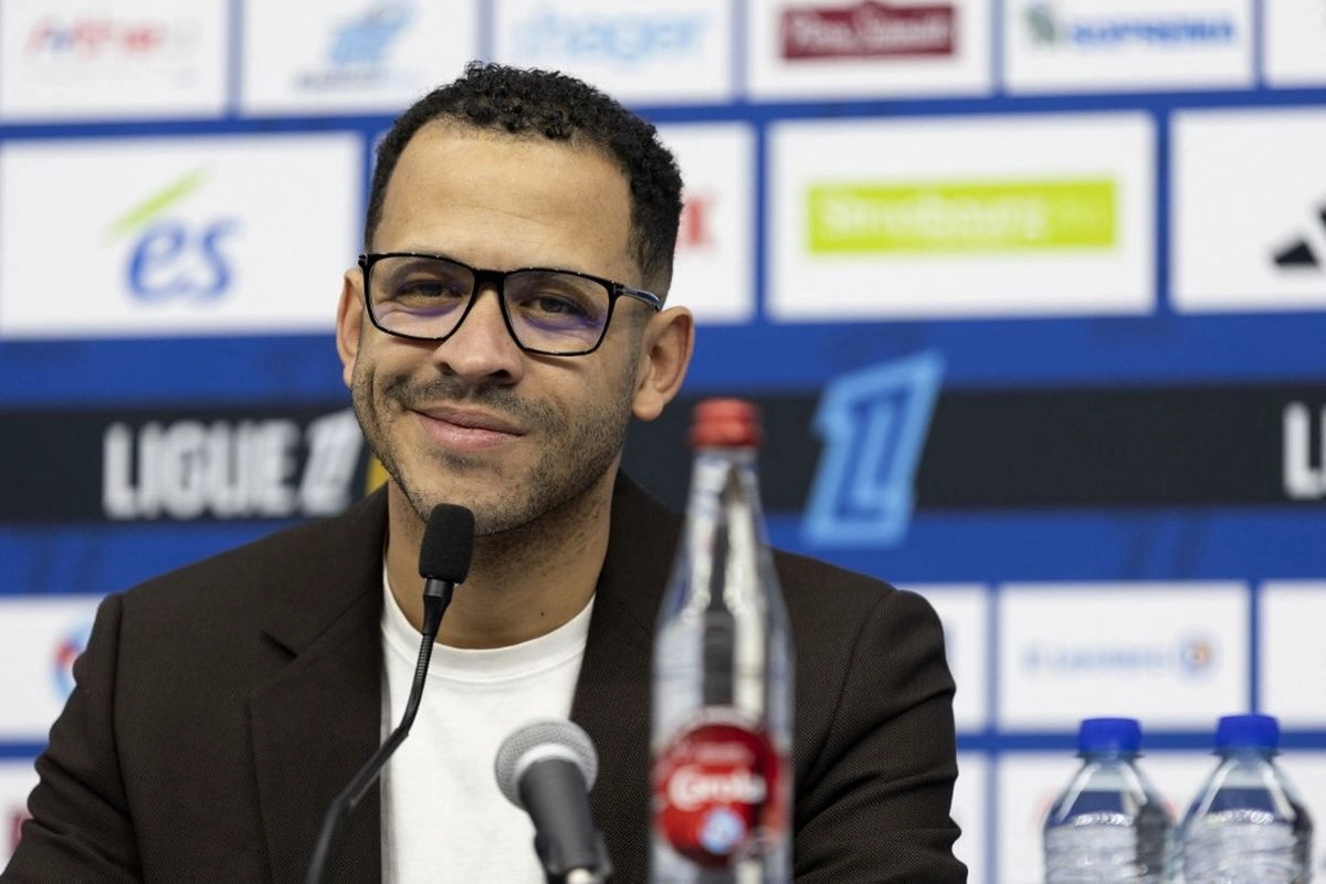 Janji Liam Rosenior bagi Chelsea: Jaga Identitas dan Bawa Trofi