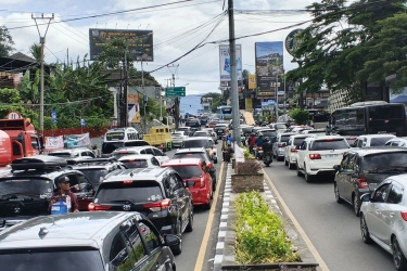 Lebih dari 900.000 Kendaraan Melintasi Jalur Puncak Bogor Saat Nataru