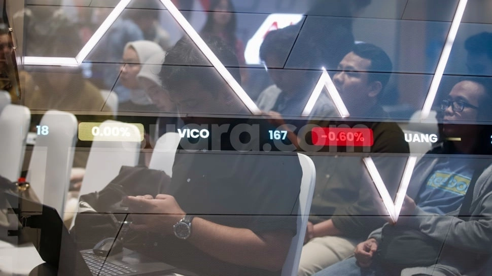 IHSG DIbuka ke Level Tertinggi 8.890, Tapi Langsung Melemah