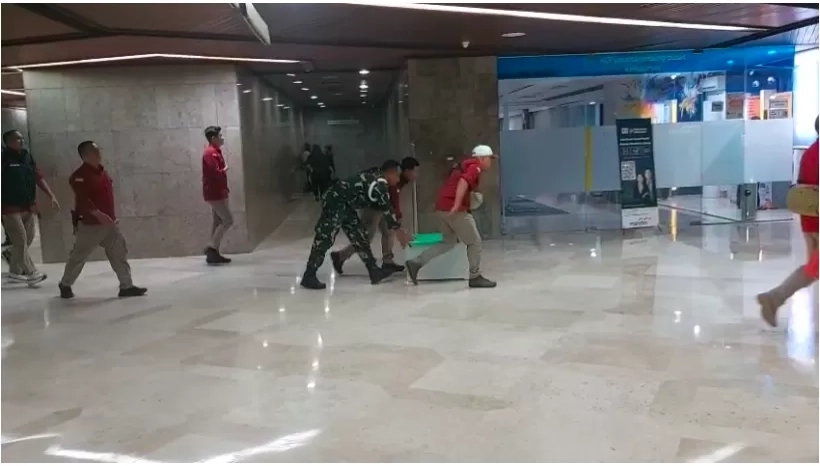 Prajurit TNI Ikut Kawal Penyidik Kejaung yang Geledah Kantor Kemenhut