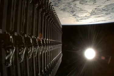 Elon Musk Turunkan Orbit Ribuan Satelit Starlink, Demi Apa?