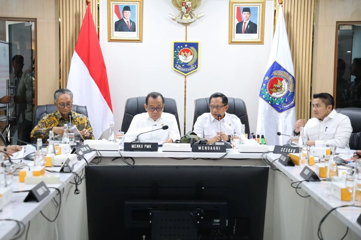 Gerak Cepat, Mendagri Bahas Percepatan Rehabilitasi dan Rekonstruksi Pascabencana Sumatera