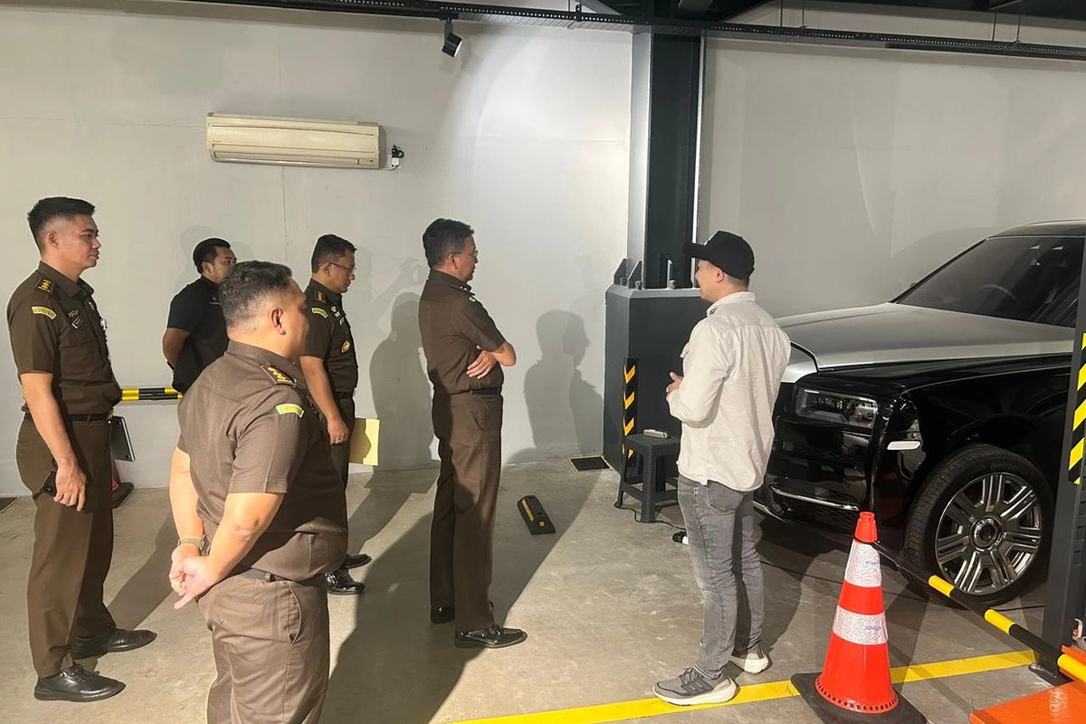 Rolls-Royce hingga Porsche Sitaan Kasus Harvey Moeis Bakal Dilelang