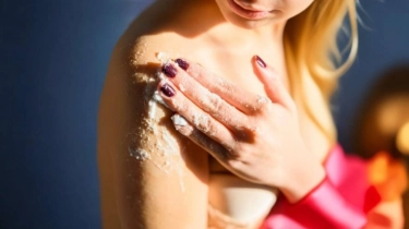 5 Rekomendasi Lulur Lokal dengan Butiran Halus, Tidak Sakit di Kulit