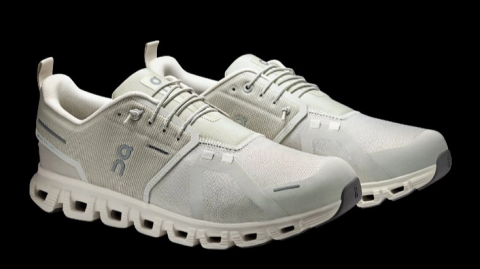 5 Sepatu On Cloud untuk Umroh, Nyaman Buat Jalan 25 Ribu Langkah per Hari
