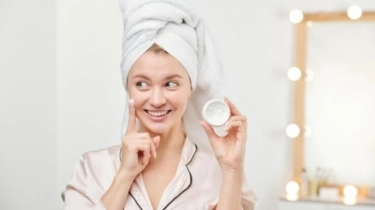 6 Moisturizer dengan Kandungan Bahan Aktif Anti-Aging untuk Usia 40 Tahun ke Atas