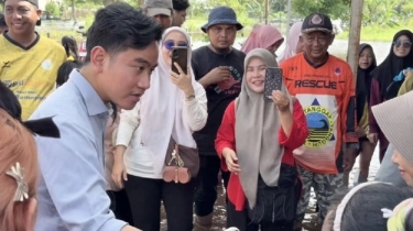 Momen Gibran Kasih Perintah Gubernur Kalsel di Depan Warga: Tolong Aspirasi Mahasiswa Diselesaikan