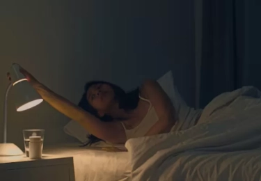 Orang yang Tidur pada Waktu yang Sama Setiap Malam Biasanya Menunjukkan 7 Pola Kepribadian Ini Menurut Psikologi